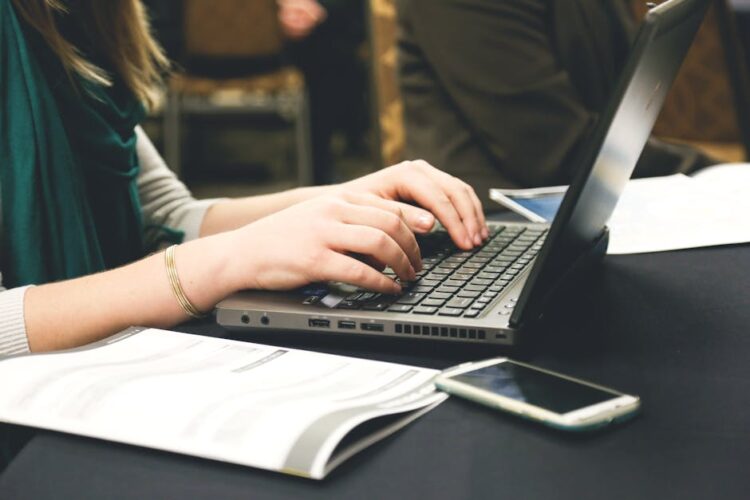 Cara Memisahkan File PDF Online (Tanpa Aplikasi)
